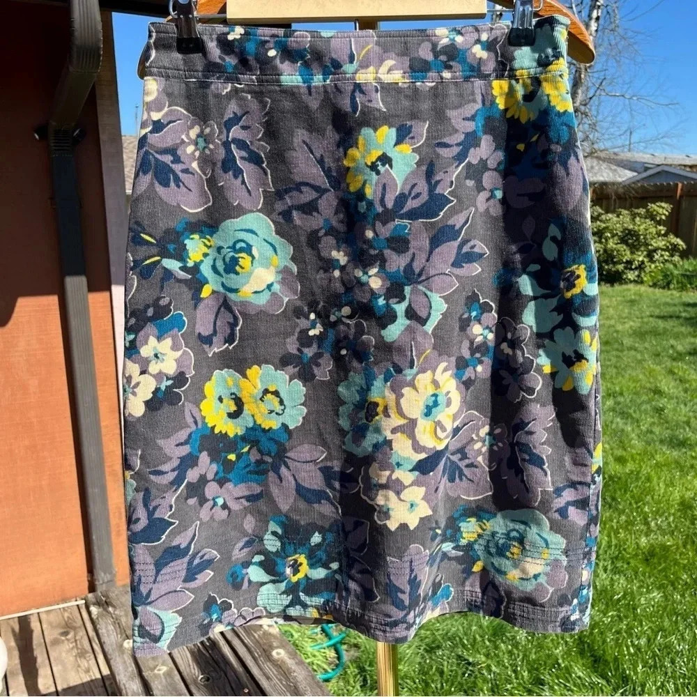 BODEN ~ Floral corduroy medium length skirt - Picture 2 of 11